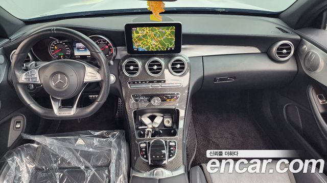 Mercedes-Benz C-Class — interior