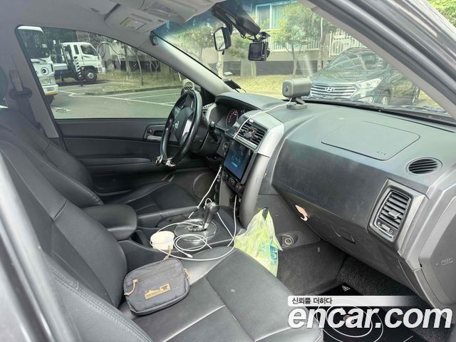 KG Mobility Korando — interior