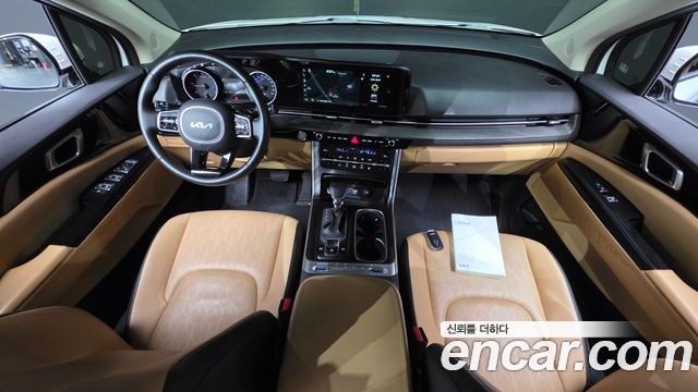 Kia Carnival — interior