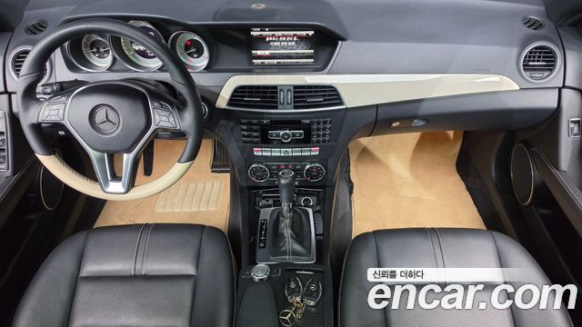 Mercedes-Benz C-Class — interior