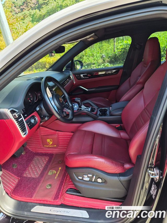 Porsche Cayenne — interior