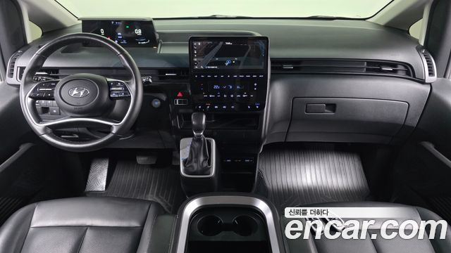 Hyundai Staria — interior