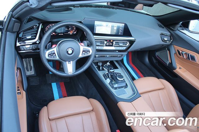 BMW Z4 — interior