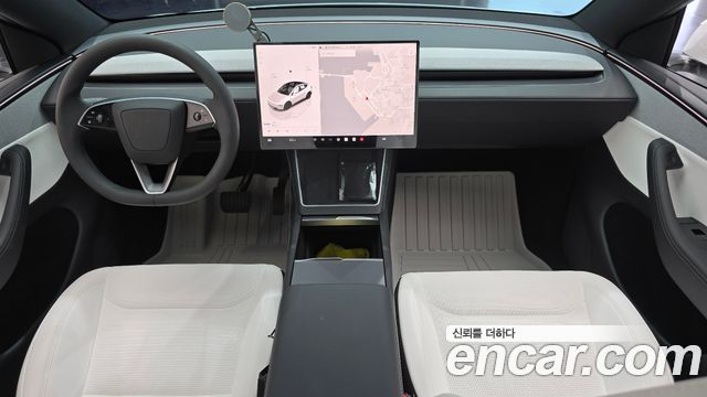 Tesla Model Y — interior