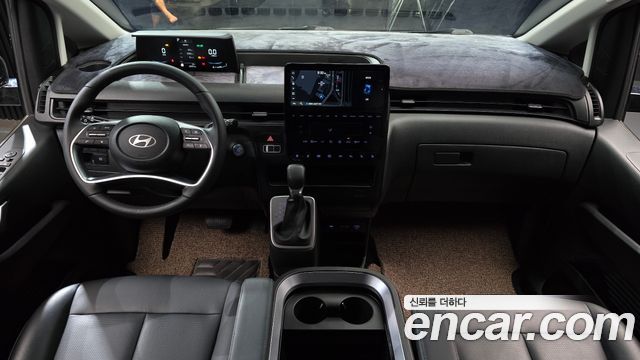Hyundai Staria — interior