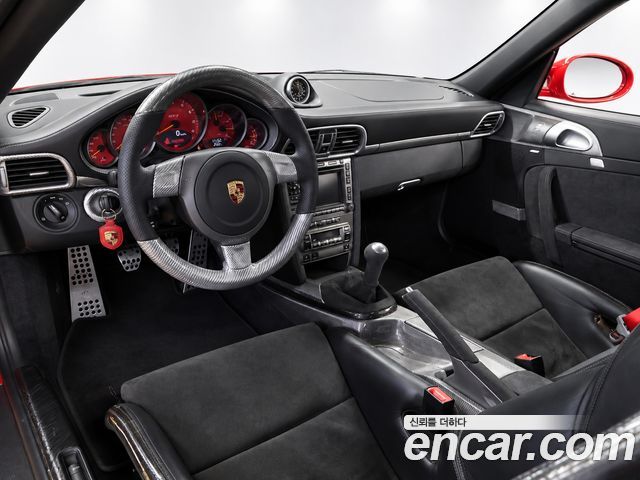 Porsche 911 — interior