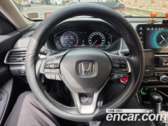 Honda Accord — interior