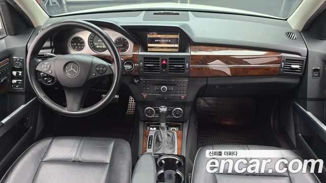Mercedes-Benz GLK-Class — interior