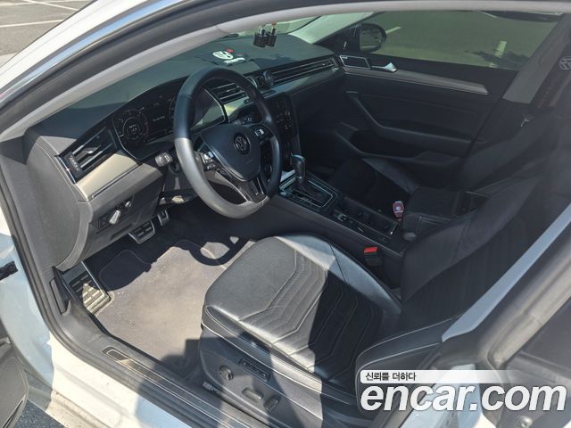Volkswagen Arteon — interior