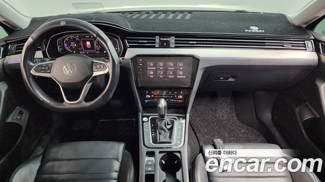 Volkswagen Passat — interior