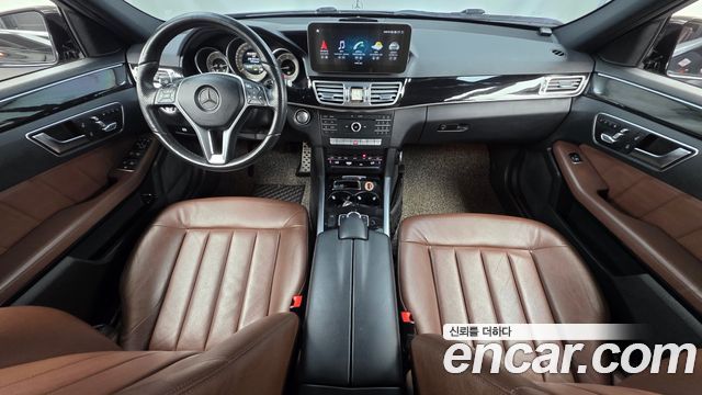 Mercedes-Benz E-Class — interior