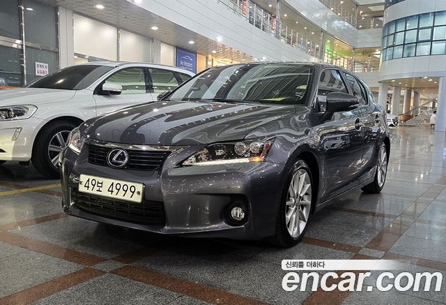 Lexus CT200h