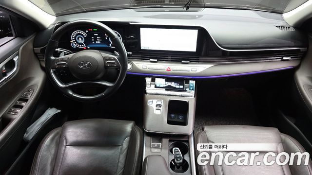 Hyundai Grandeur — interior