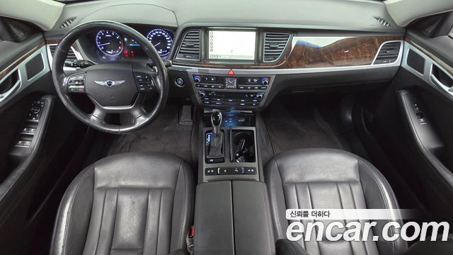 Hyundai Genesis — interior