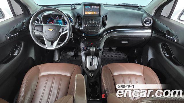 Chevrolet Korea Orlando — interior