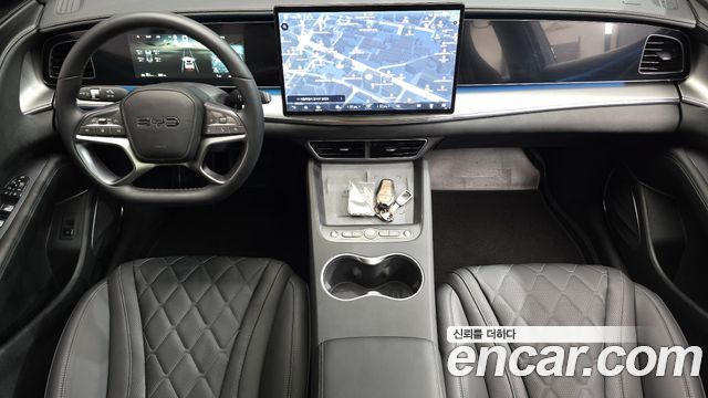 BYD Sea Lion 7 — interior