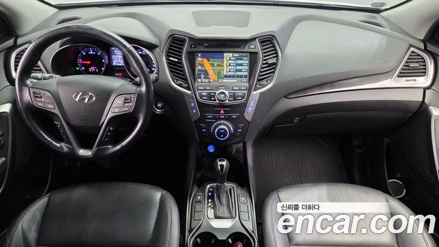 Hyundai Santa Fe — interior