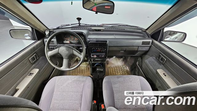 Kia Pride — interior