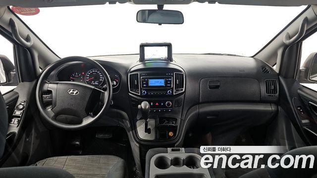 Hyundai Starex — interior