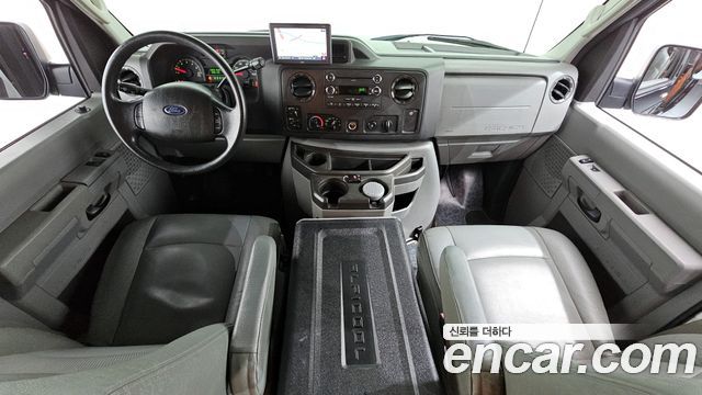 Ford E-Series — interior