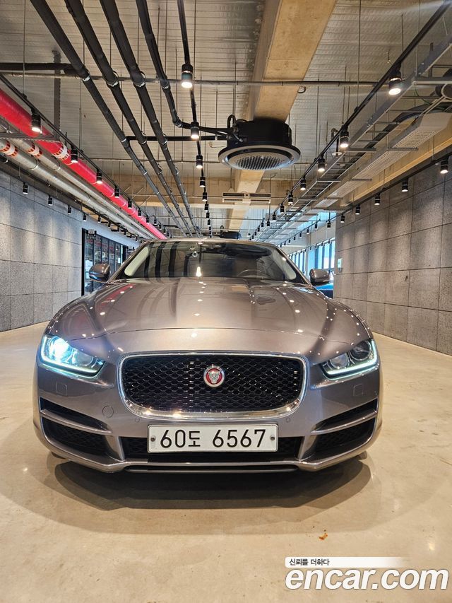 Jaguar XE — exterior