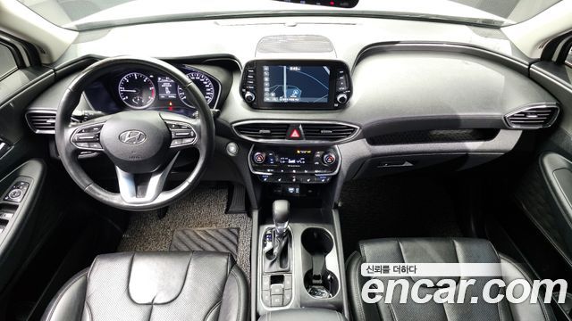 Hyundai Santa Fe — interior