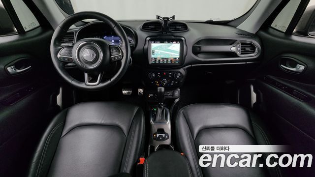 Jeep Renegade — interior