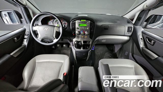 Hyundai Starex — interior
