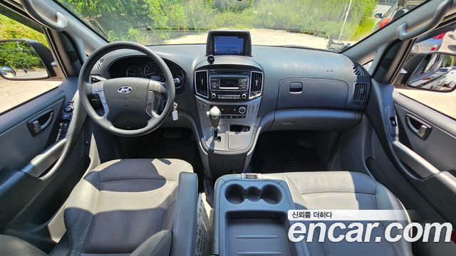 Hyundai Starex — interior