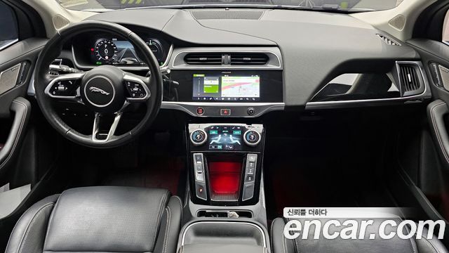 Jaguar I-Pace — interior