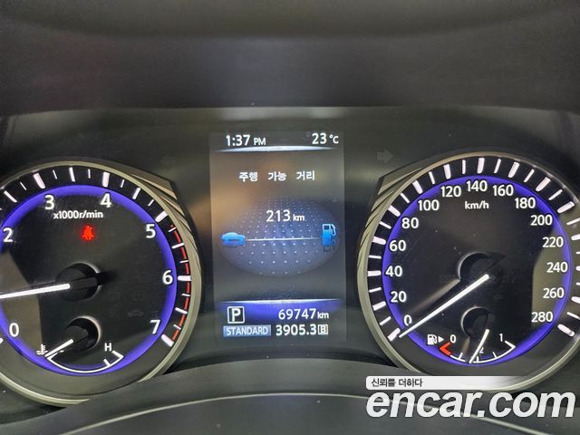 Infiniti Q50 — interior