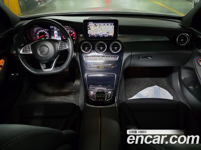 Mercedes-Benz C-Class — interior