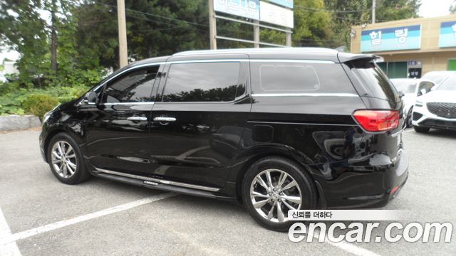 Kia Carnival — exterior