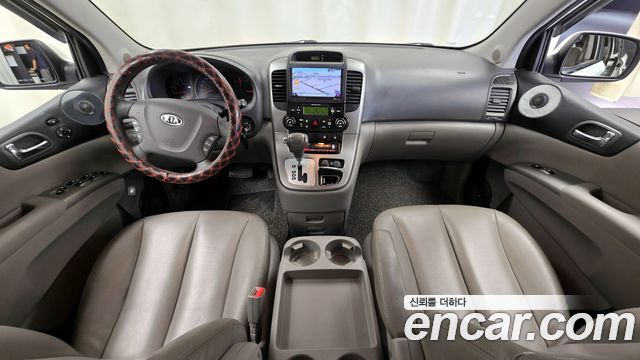 Kia Carnival — interior