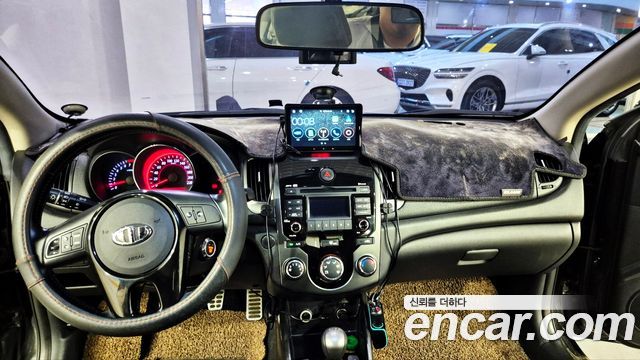 Kia Forte — interior