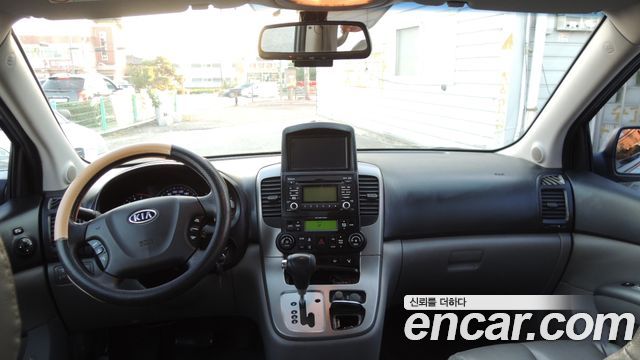 Kia Carnival — interior