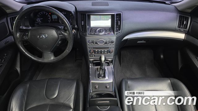 Infiniti G — interior