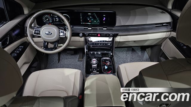Kia Carnival — interior