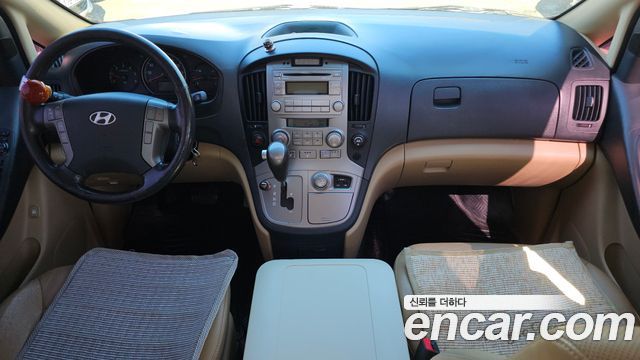 Hyundai Starex — interior