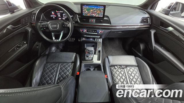 Audi SQ5 — interior