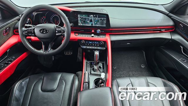 Hyundai Avante — interior