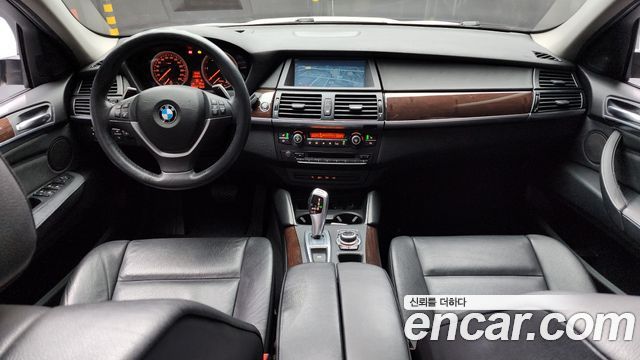 BMW X6 — interior