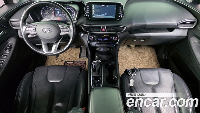 Hyundai Santa Fe — interior