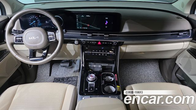 Kia Carnival — interior