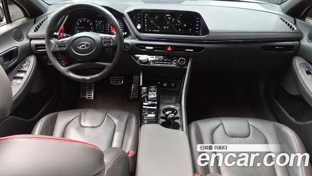Hyundai Sonata — interior