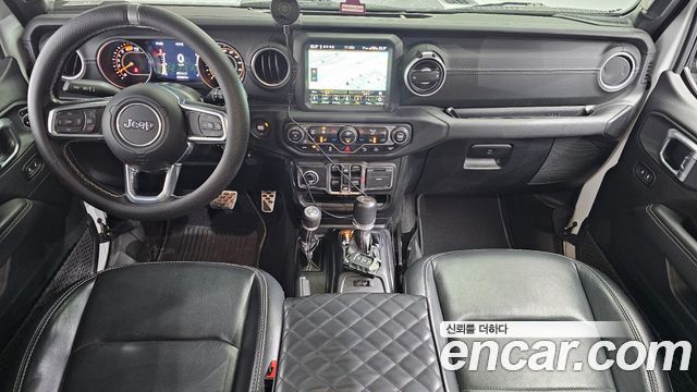 Jeep Wrangler — interior