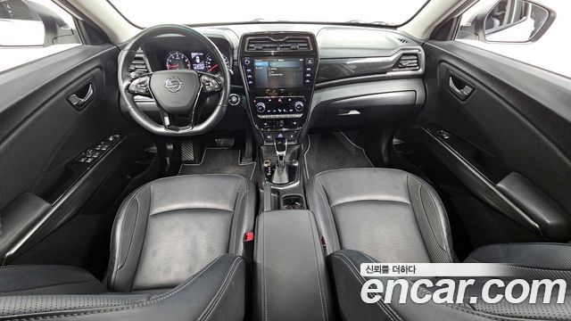 KG Mobility Tivoli — interior