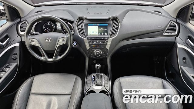 Hyundai Santa Fe — interior