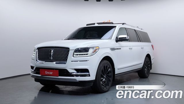 Lincoln Navigator — exterior