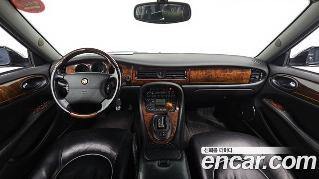 Jaguar Daimler — interior